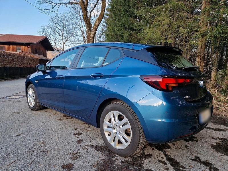 Gebraucht Opel Astra 105 PS (77 kW) 2016 Blau Coupé