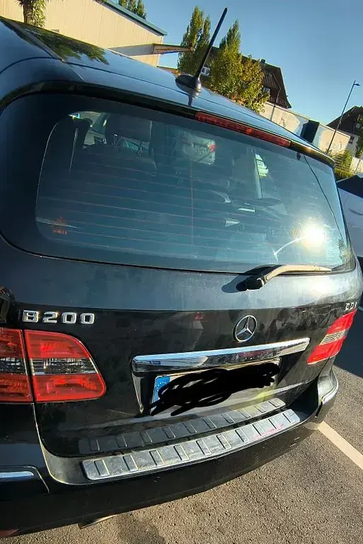 Gebraucht Mercedes B200 140 PS (102 kW) 2011 Schwarz Kleinwagen