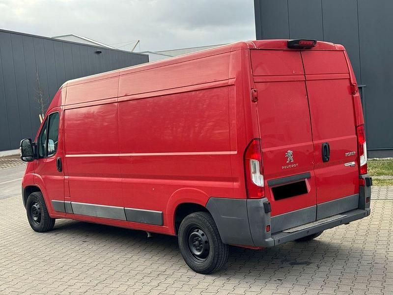 Gebraucht Peugeot Boxer 131 PS (96 kW) 2016 Rot Van