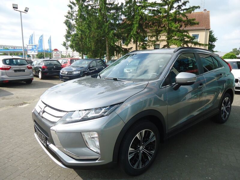 Grau Gebraucht 2020 Mitsubishi Eclipse Cross Active SUV | 18.999 € (Fairer Preis) - Bild 1/4