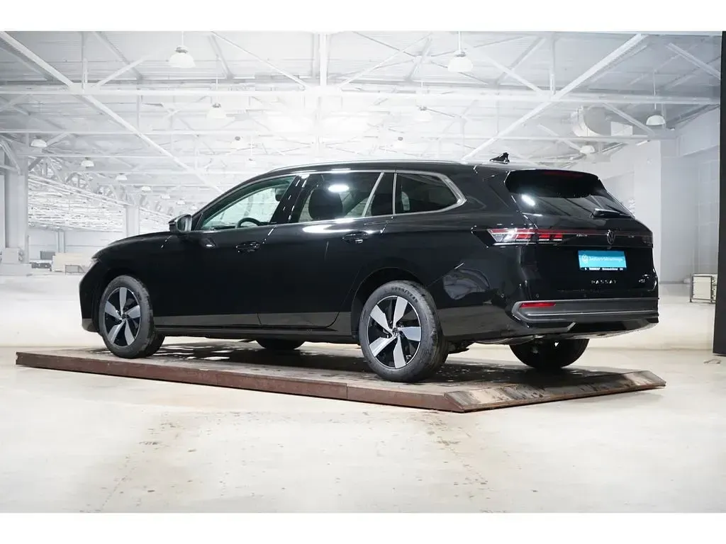 Neu VW Passat IQ Drive 150 PS (110 kW) 2025 Grenadillschwarz metallic Kombi