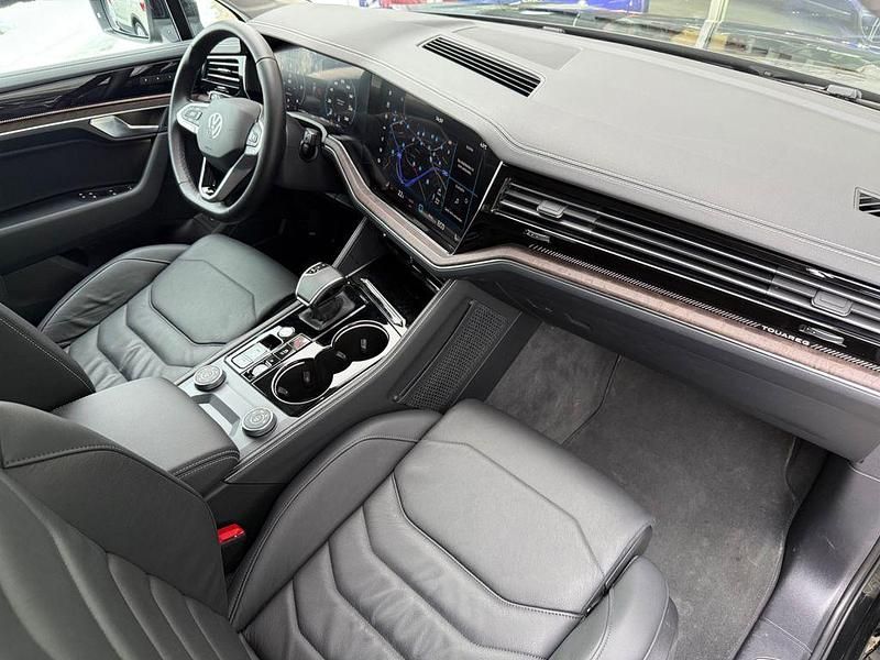 Gebraucht VW Touareg Elegance 231 PS (169 kW) 2025 Mythos black SUV