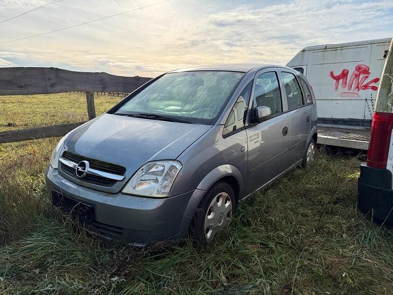 Grau Gebraucht 2004 Opel Meriva Van / Kleinbus | 600 € (Superpreis) - Bild 1/4