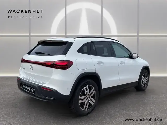Gebraucht Mercedes EQA250+ Electric Art 139 kW (190 PS) 2025 Weiss SUV