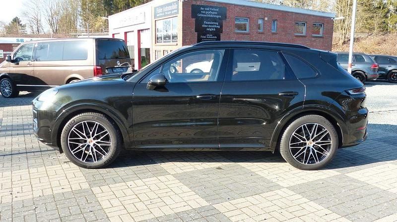 Gebraucht Porsche Cayenne 354 PS (260 kW) 2024 Grün SUV