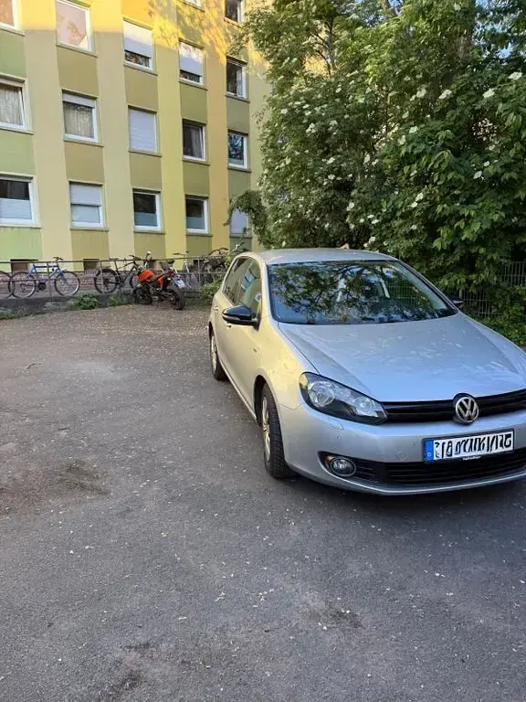 Second-hand VW Golf VII Match 105 CP (77 kW) 2012 Argintiu Berlinǎ