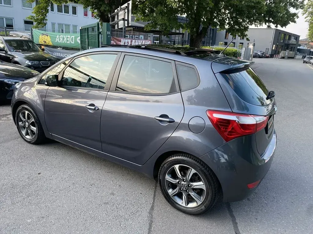 Gebraucht Hyundai ix20 Space Plus 125 PS (91 kW) 2019 Micron grey / met Kleinwagen