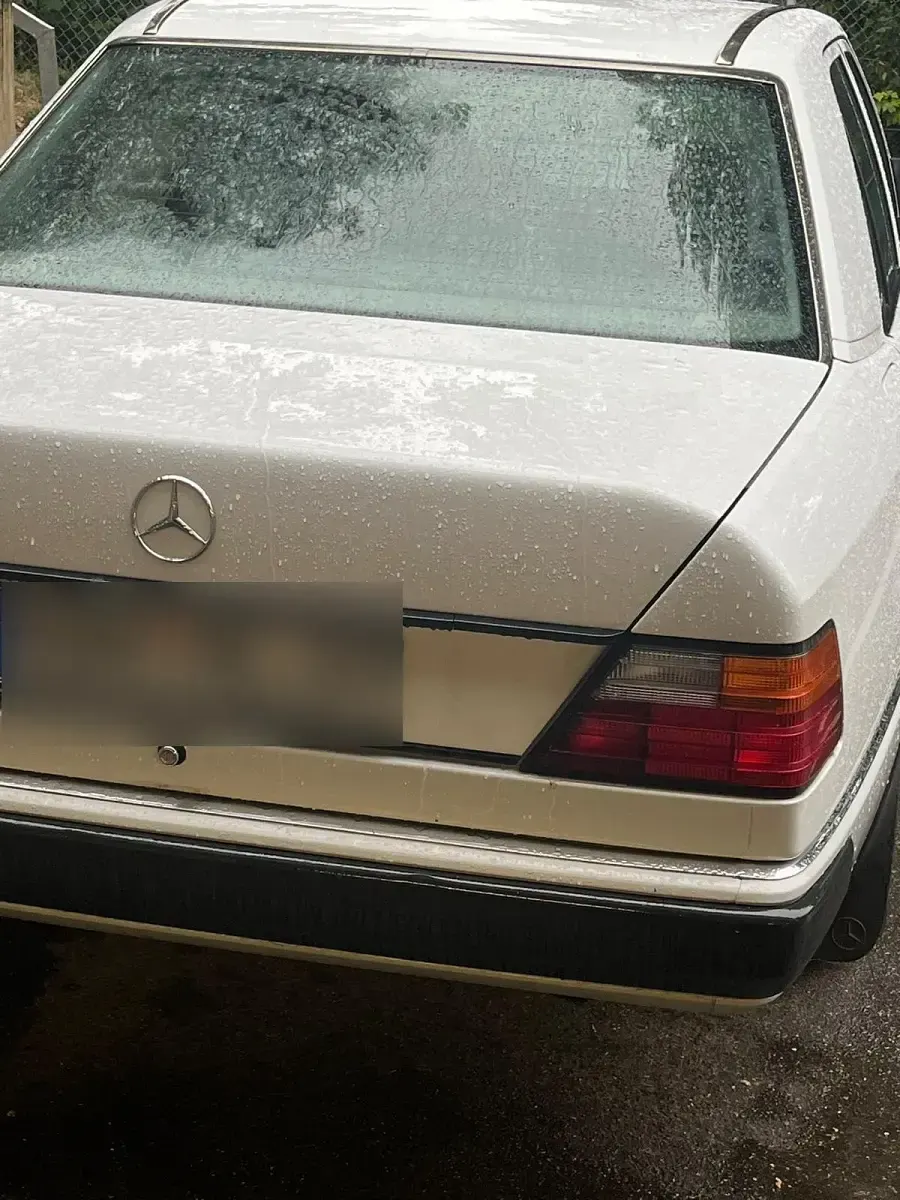 Gebraucht Mercedes E300 180 PS (132 kW) 1993 Weiß Limousine