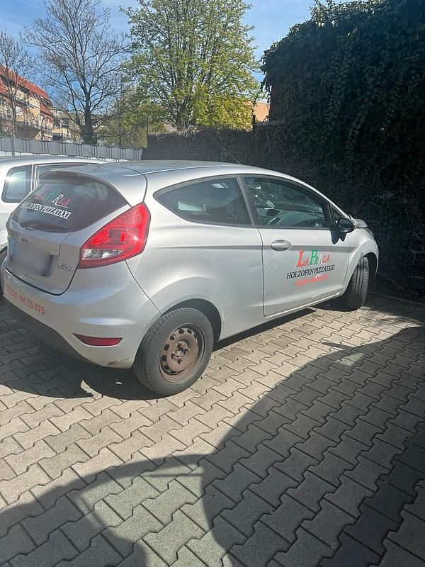Gebraucht Ford Fiesta 96 PS (70 kW) 2009 Silber Kleinwagen