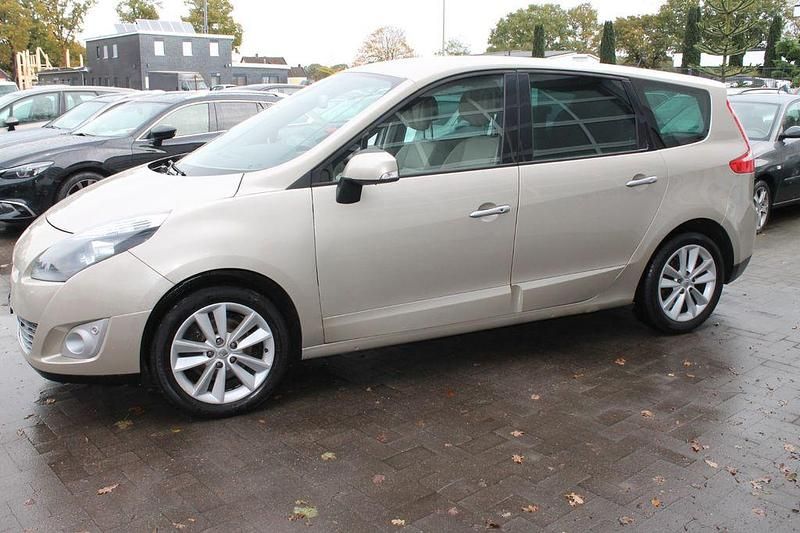 Gebraucht Renault Scénic III Luxe 140 PS (102 kW) 2009 Braun Van / Kleinbus