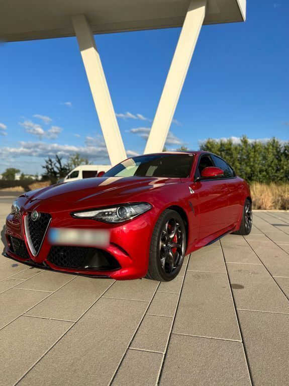 Rot Gebraucht 2017 Alfa Romeo Giulia Quadrifoglio Limousine | 59.999 € - Bild 1/4
