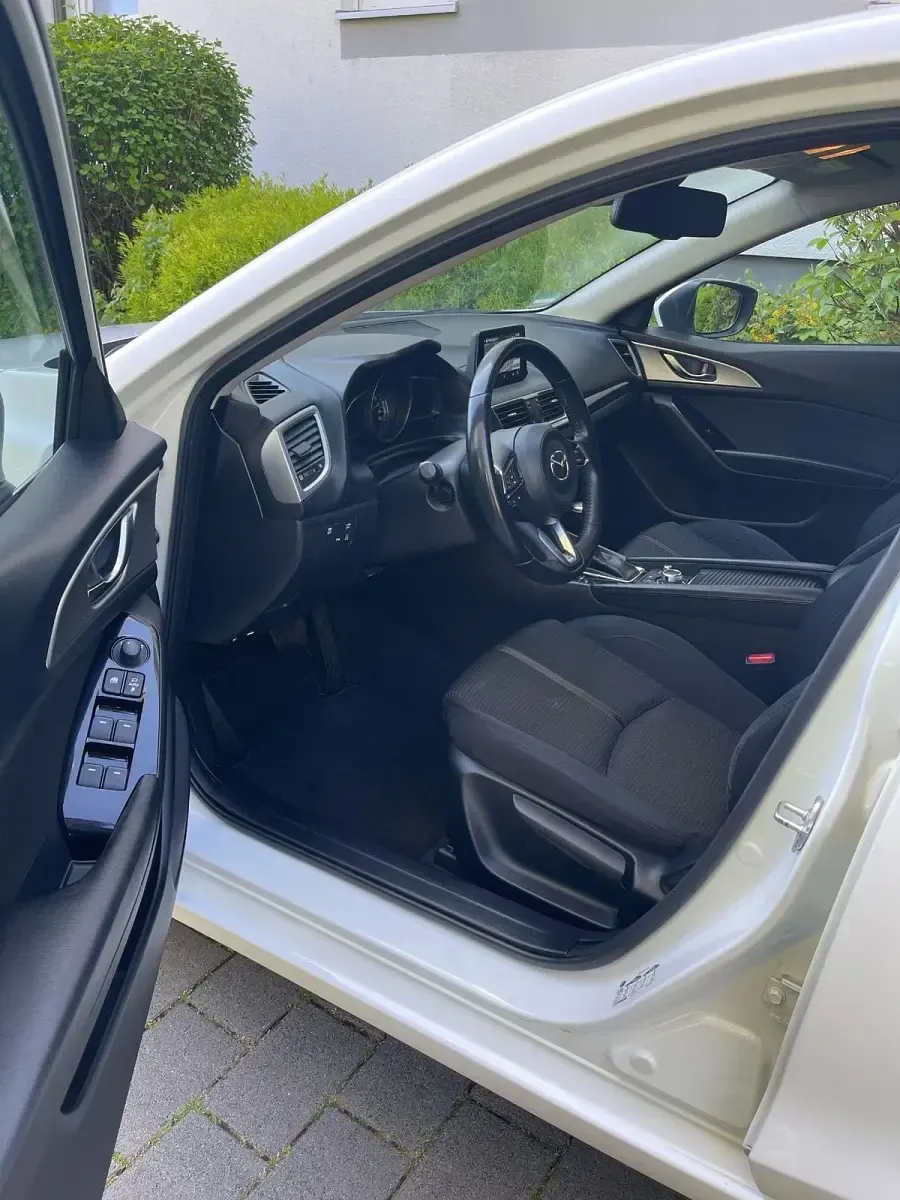 Gebraucht Mazda 3 Sports-Line 150 PS (110 kW) 2018 Weiß Limousine