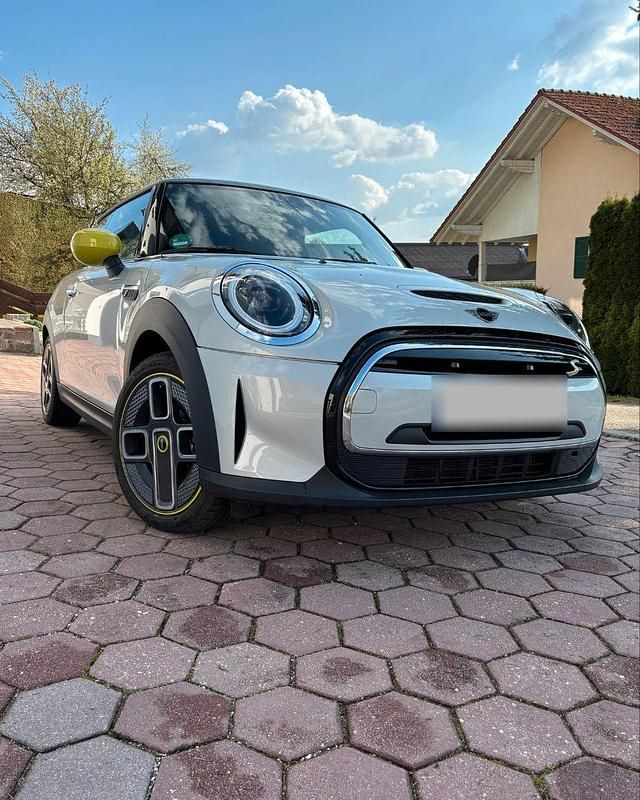 Gebraucht Mini Cooper SE 135 kW (184 PS) 2021 Silber Kleinwagen