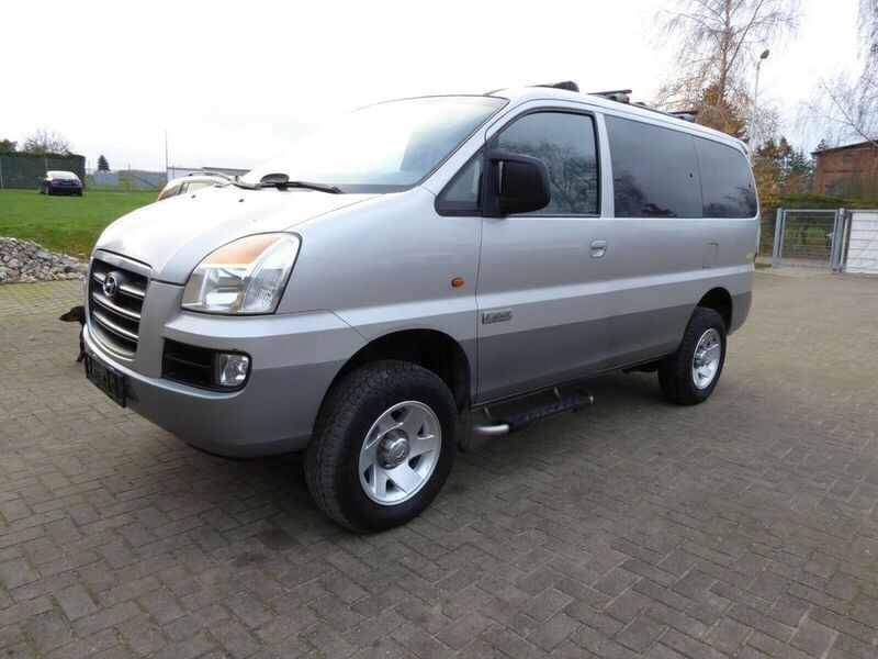 Gebraucht Hyundai H-1 140 PS (102 kW) 2006 Silber Van / Kleinbus