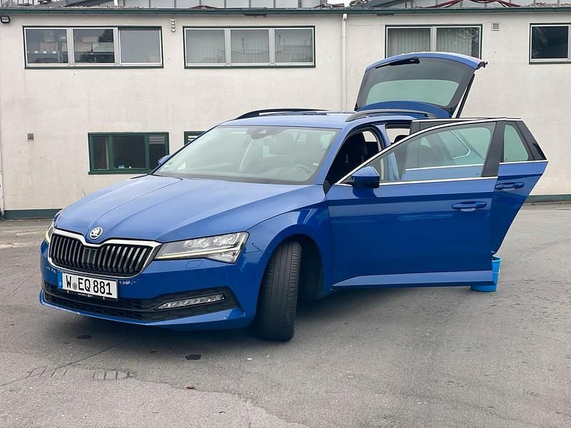 Blau Gebraucht 2020 Skoda Superb Kombi | 10.300 € (Fairer Preis) - Bild 1/4