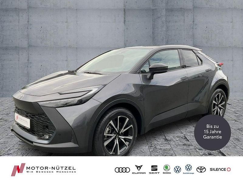 Grau Neu 2025 Toyota C-HR Team SUV | 33.830 € - Bild 1/4