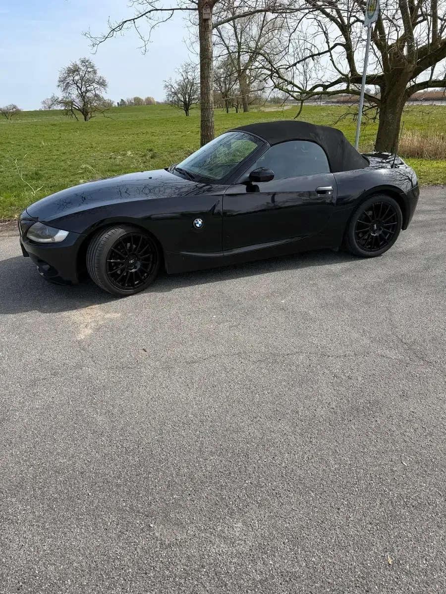 Gebraucht BMW Z4 170 PS (125 kW) 2005 Schwarz Cabrio