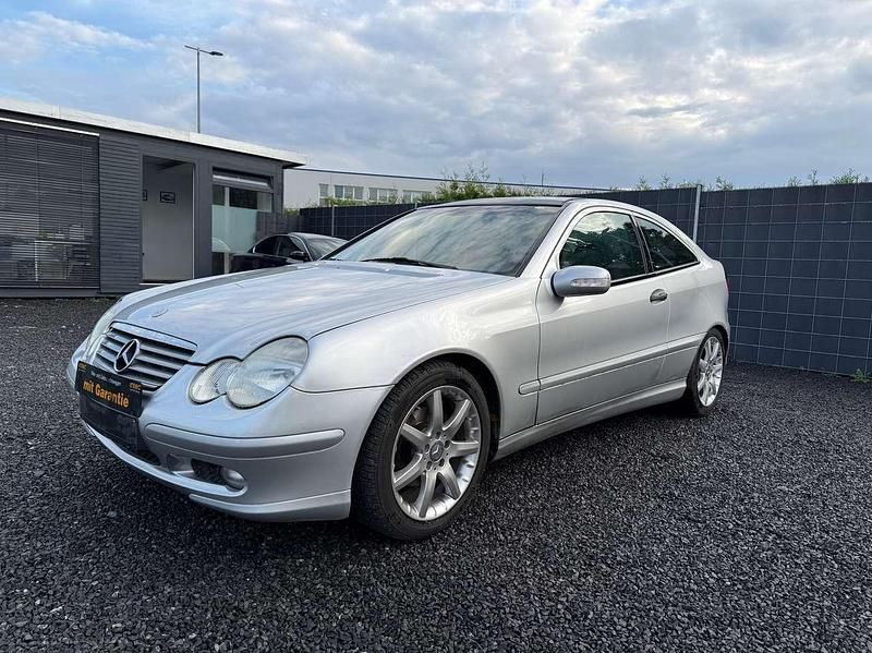 Silber Gebraucht 2001 Mercedes C200 Coupé | 5.499 € - Bild 1/4