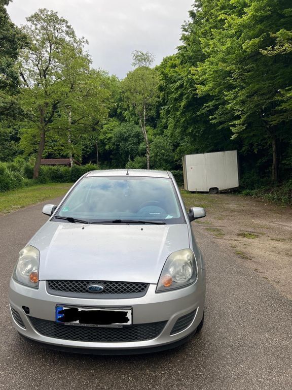 Silber Gebraucht 2008 Ford Fiesta Kleinwagen | 1.700 € (Guter Preis) - Bild 1/4