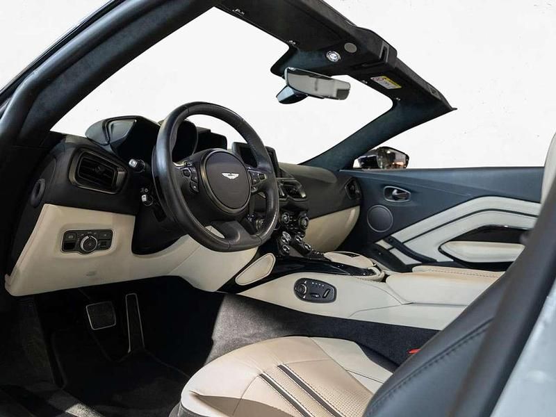 Gebraucht Aston Martin V8 Vantage 510 PS (375 kW) 2022 Grau silver birch provenance Cabrio