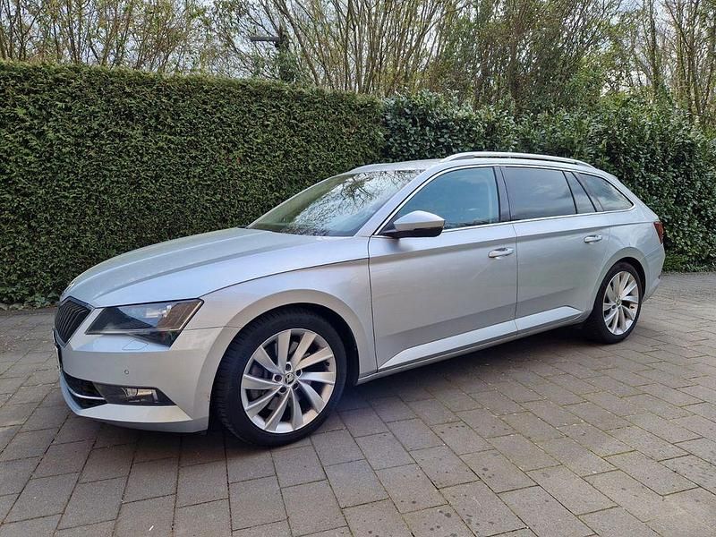 Gebraucht Skoda Superb Style 272 PS (200 kW) 2019 Silber Kombi