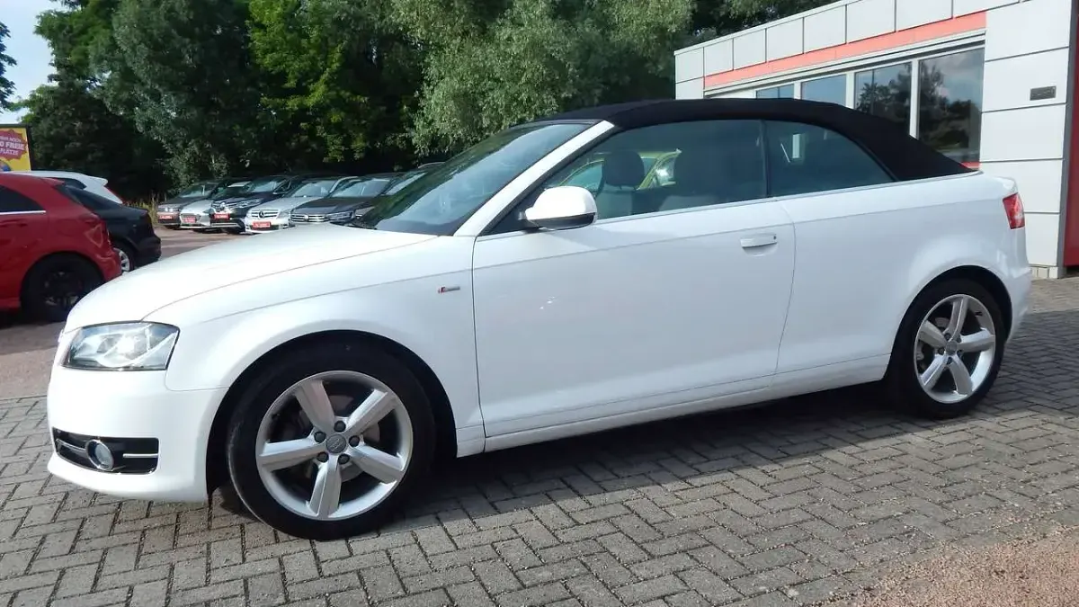 Gebraucht Audi A3 Cabriolet S-Line 140 PS (102 kW) 2011 Ibisweiß Cabrio