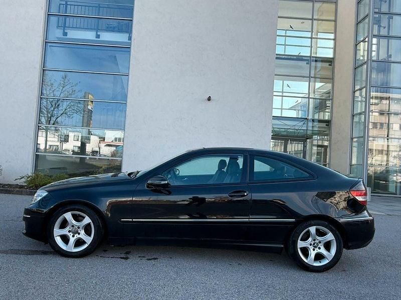 Gebraucht Mercedes CLC180 143 PS (105 kW) 2009 Schwarz Kleinwagen