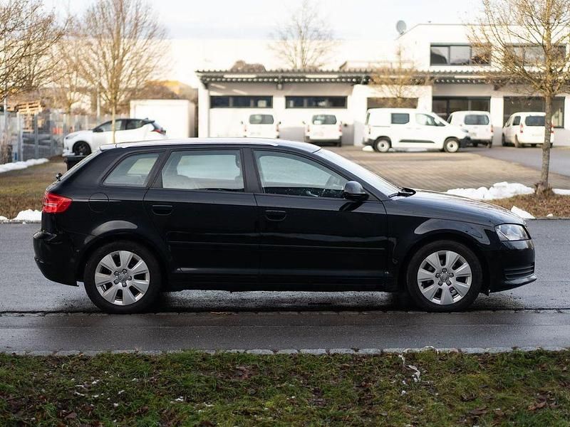 Gebraucht Audi A3 Attraction 105 PS (77 kW) 2008 Schwarz Limousine