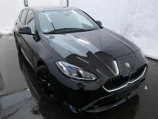 Gebraucht BMW 120 M Sport 163 PS (119 kW) 2025 Schwarz Kleinwagen