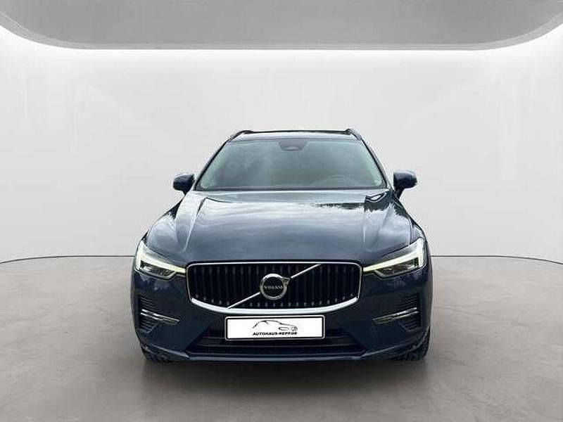 Gebraucht Volvo XC60 Core 197 PS (144 kW) 2022 Blau SUV