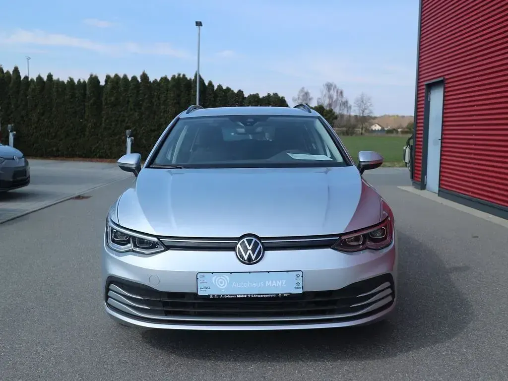 Gebraucht VW Golf VIII Life 131 PS (96 kW) 2023 Silber Kombi