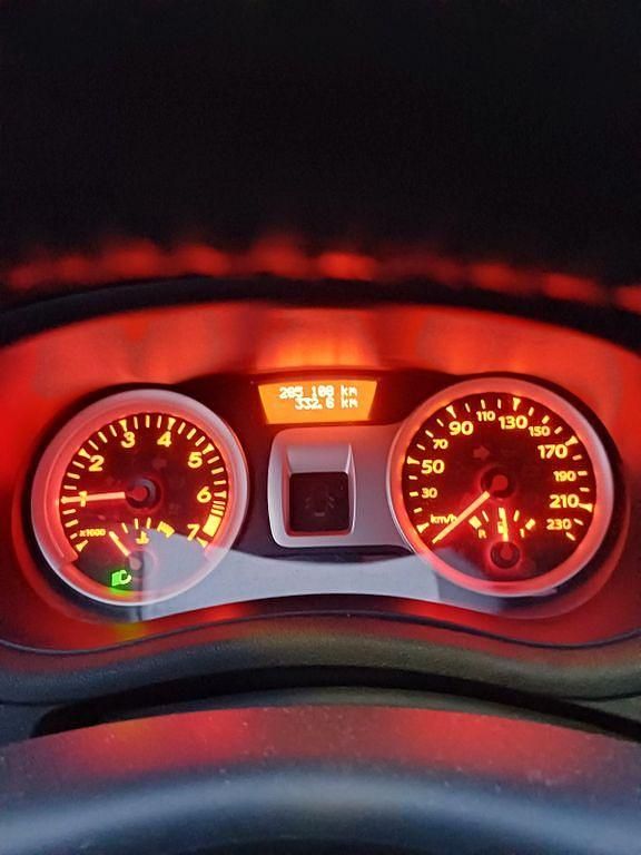 Gebraucht Renault Clio II 101 PS (74 kW) 2010 Rot Kombi