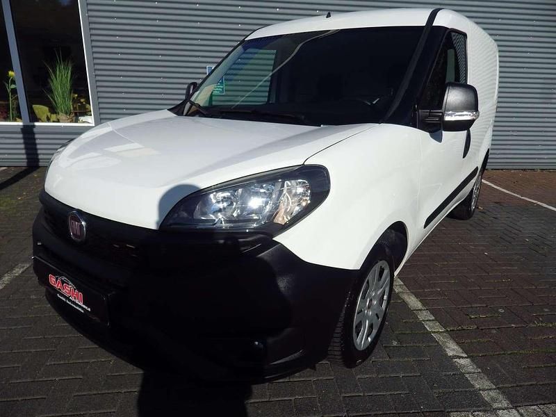 Colore esterno (weiß) Gebraucht 2020 Fiat Doblò Van / Kleinbus | 12.450 € (Etwas zu teuer) - Bild 1/4
