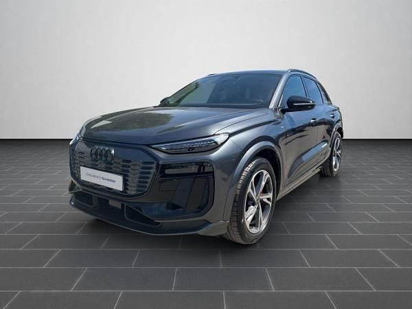 Grau (daytonagrau perleffekt) Gebraucht 2025 Audi Q6 e-tron Ambiente SUV | 73.991 € (Guter Preis) - Bild 1/4