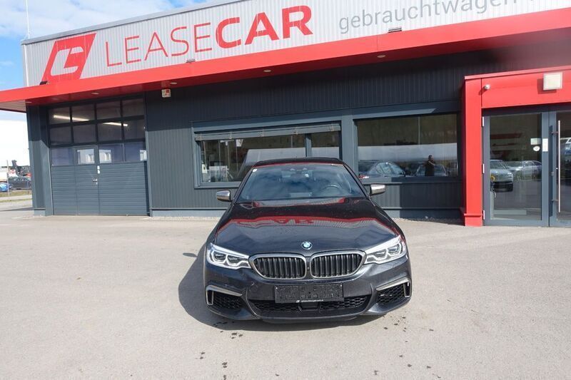 Grau Gebraucht 2017 BMW M550 Performance Limousine | 27.588 € (Superpreis) - Bild 1/4