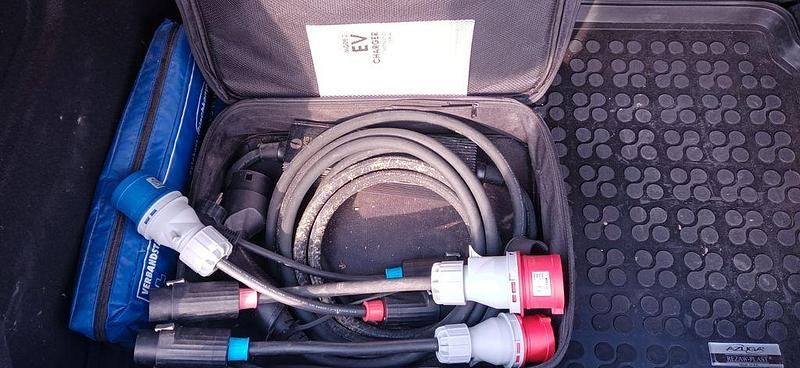 Gebraucht Peugeot e-208 Allure+ 100 kW (136 PS) 2021 Blau Kleinwagen