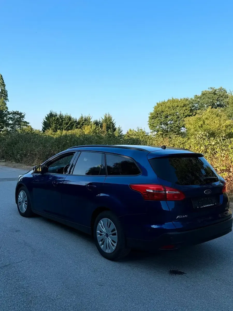 Gebraucht Ford Focus Business Edition 125 PS (91 kW) 2016 Blau Kombi