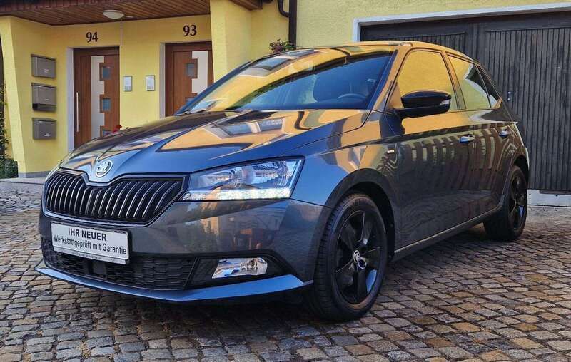 Grau Gebraucht 2021 Skoda Fabia Ambition Kleinwagen | 15.750 € (Guter Preis) - Bild 1/4