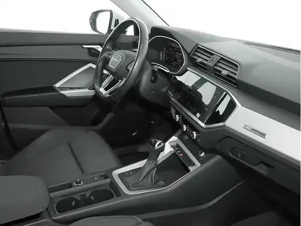 Second-hand Audi Q3 Basis 150 CP (110 kW) 2023 Alb SUV