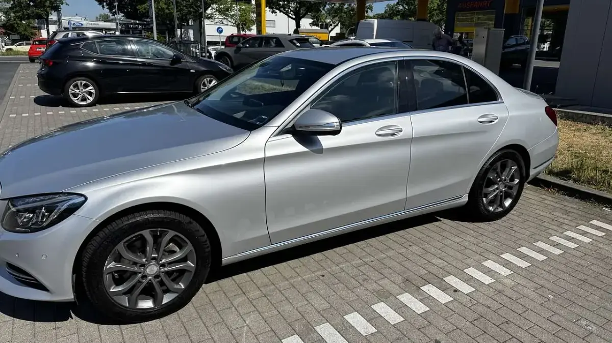 Gebraucht Mercedes C180 156 PS (114 kW) 2015 Grau Limousine