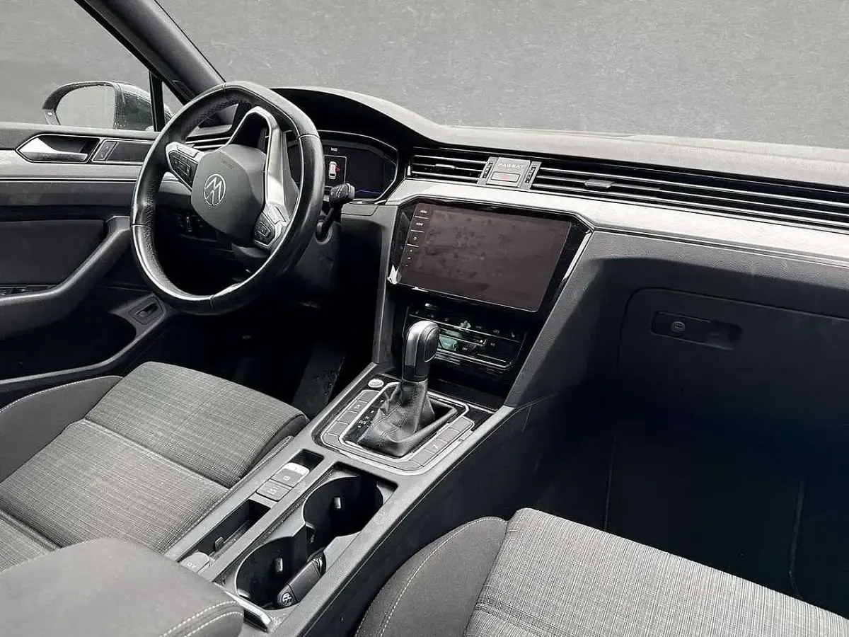 Gebraucht VW Passat Business 150 PS (110 kW) 2022 Grau (mangangrau metallic) Kombi