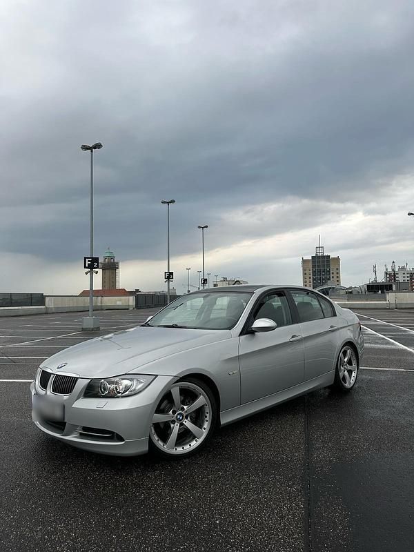 Gebraucht BMW 320 150 PS (110 kW) 2006 Silber Limousine