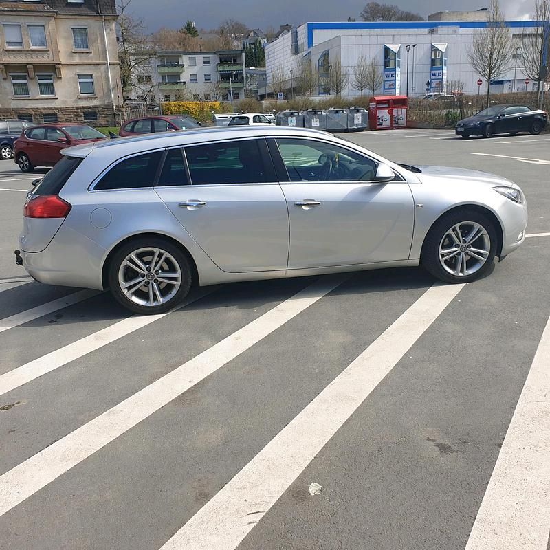 Gebraucht Opel Insignia 160 PS (117 kW) 2012 Silber Kombi