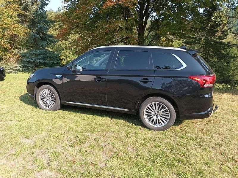 Gebraucht 2021 Mitsubishi Outlander P-HEV Spirit SUV | 21.999 € (Superpreis) - Bild 1/4