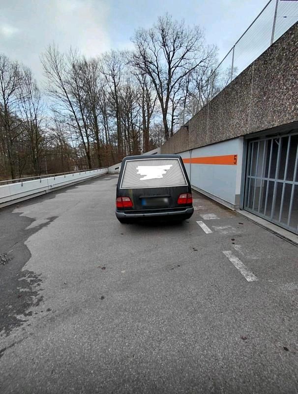 Gebraucht Mercedes E280 204 PS (150 kW) 1998 Schwarz Kombi