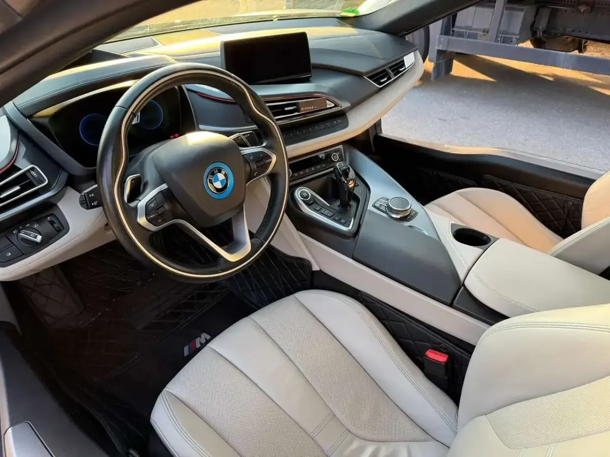 Second-hand BMW i8 362 CP (266 kW) 2018 Negru Coupe