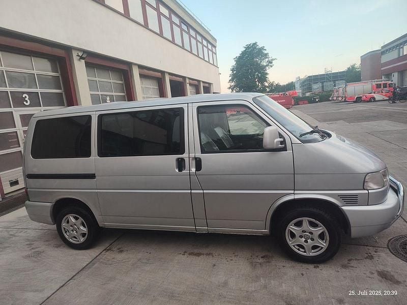Silber Gebraucht 2001 VW T4 Highline Van | 10.900 € - Bild 1/4