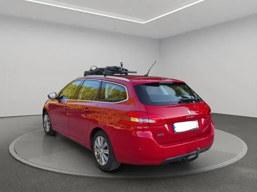 Gebraucht Peugeot 308 SW Allure 131 PS (96 kW) 2019 Rot Kombi