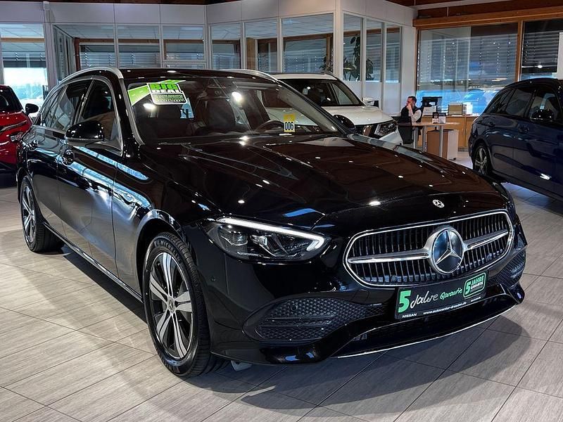 Gebraucht Mercedes C300e Avantgarde 313 PS (230 kW) 2023 Obsidianschwarz  metalliclack Kombi