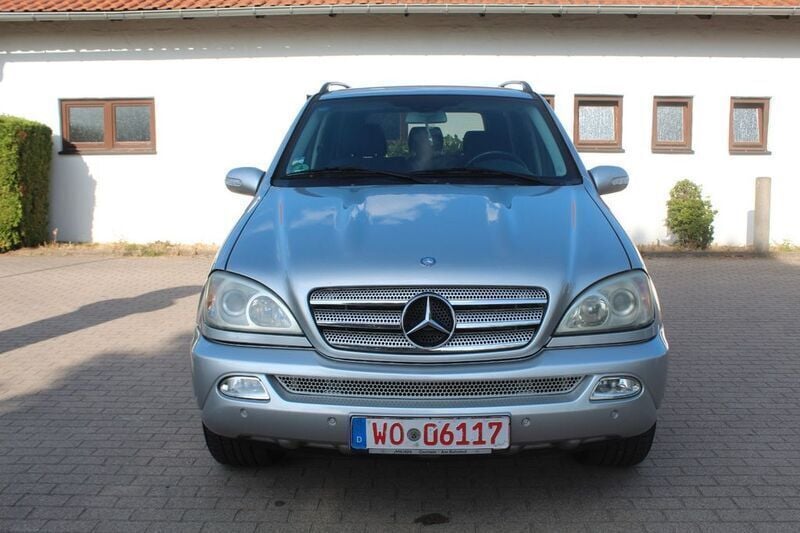Silber Gebraucht 2005 Mercedes ML270 Edition SUV | 4.850 € (Guter Preis) - Bild 1/4